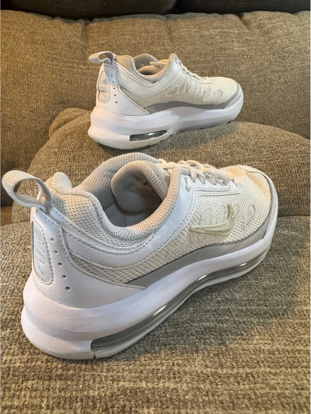 Nike Air Max AP White Pure Platinum Metallic Silver Sneakers Women's Size 9